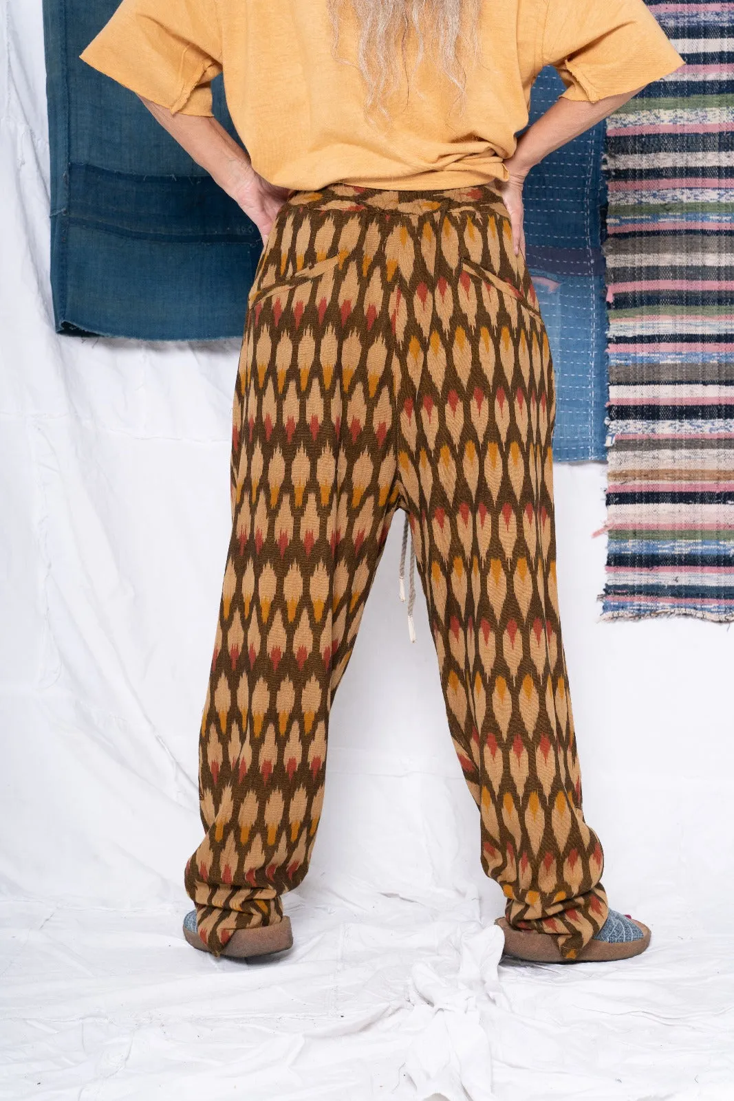 P70 Pleated Easy Pant Cotton Feather Ikat Fabric - Uneven Dye