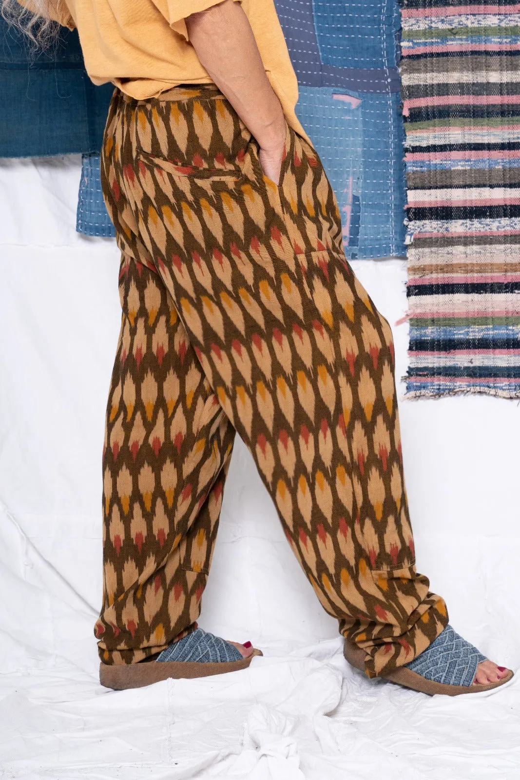 P70 Pleated Easy Pant Cotton Feather Ikat Fabric - Uneven Dye