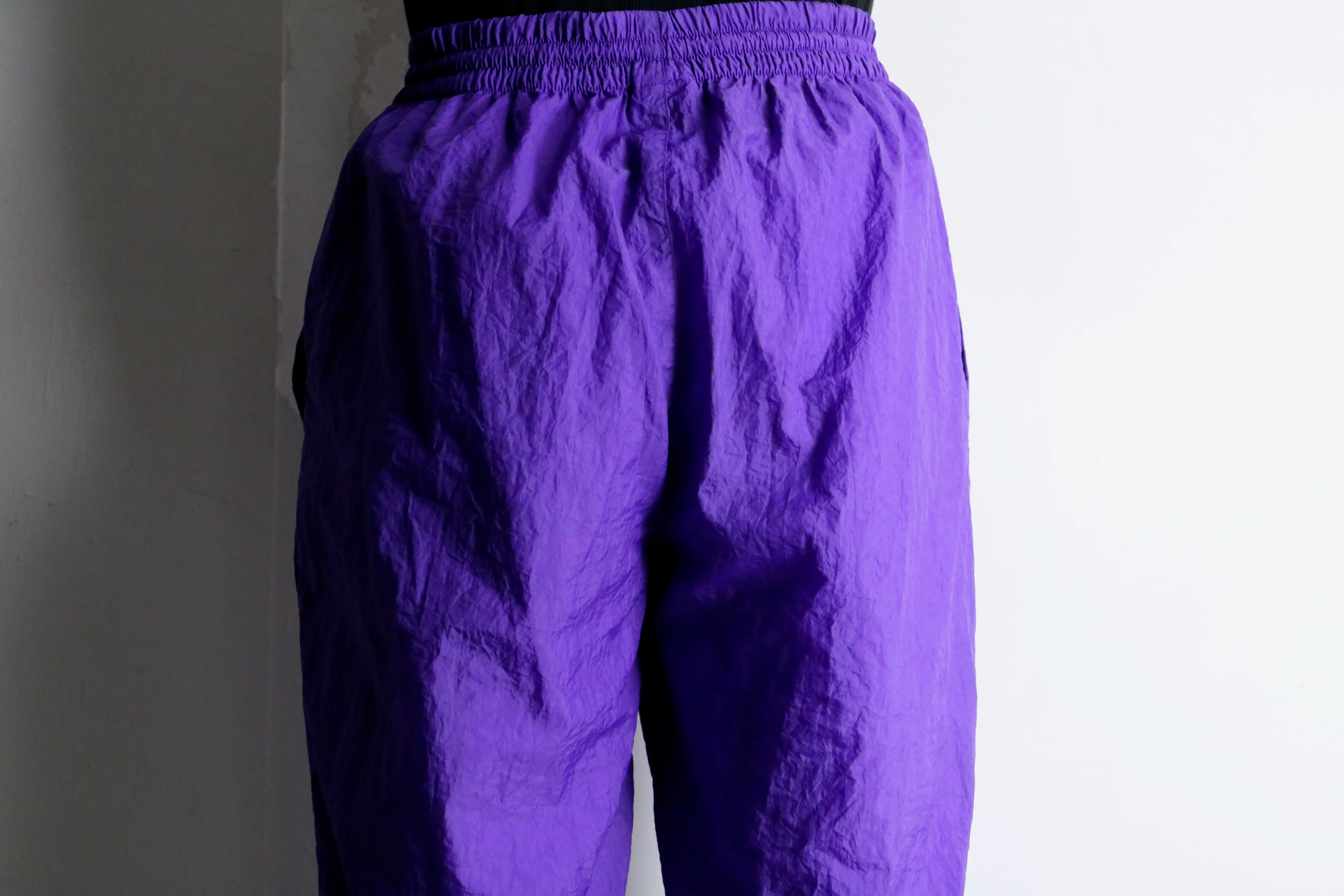 "NIKE" purple color zip design pants