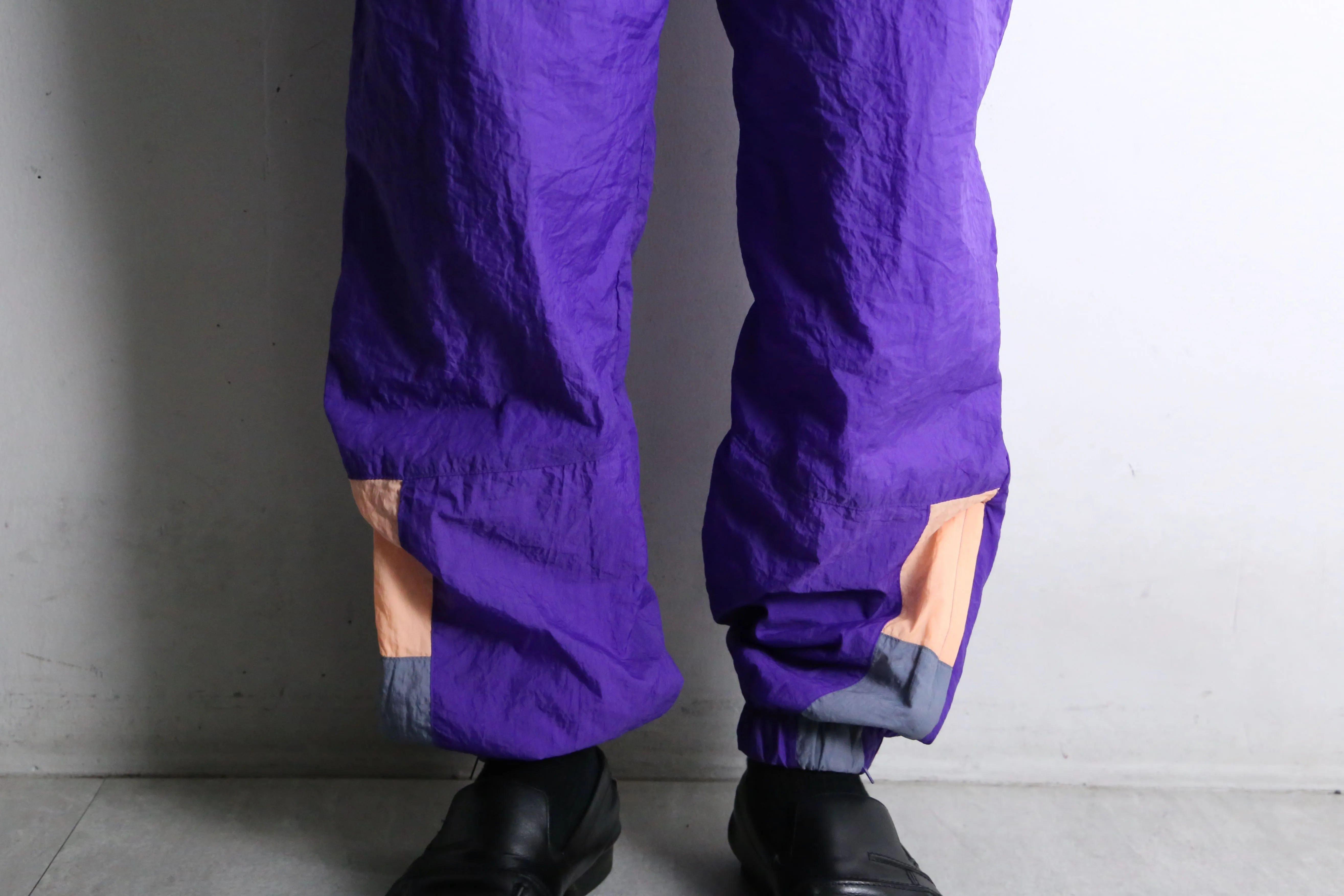 "NIKE" purple color zip design pants