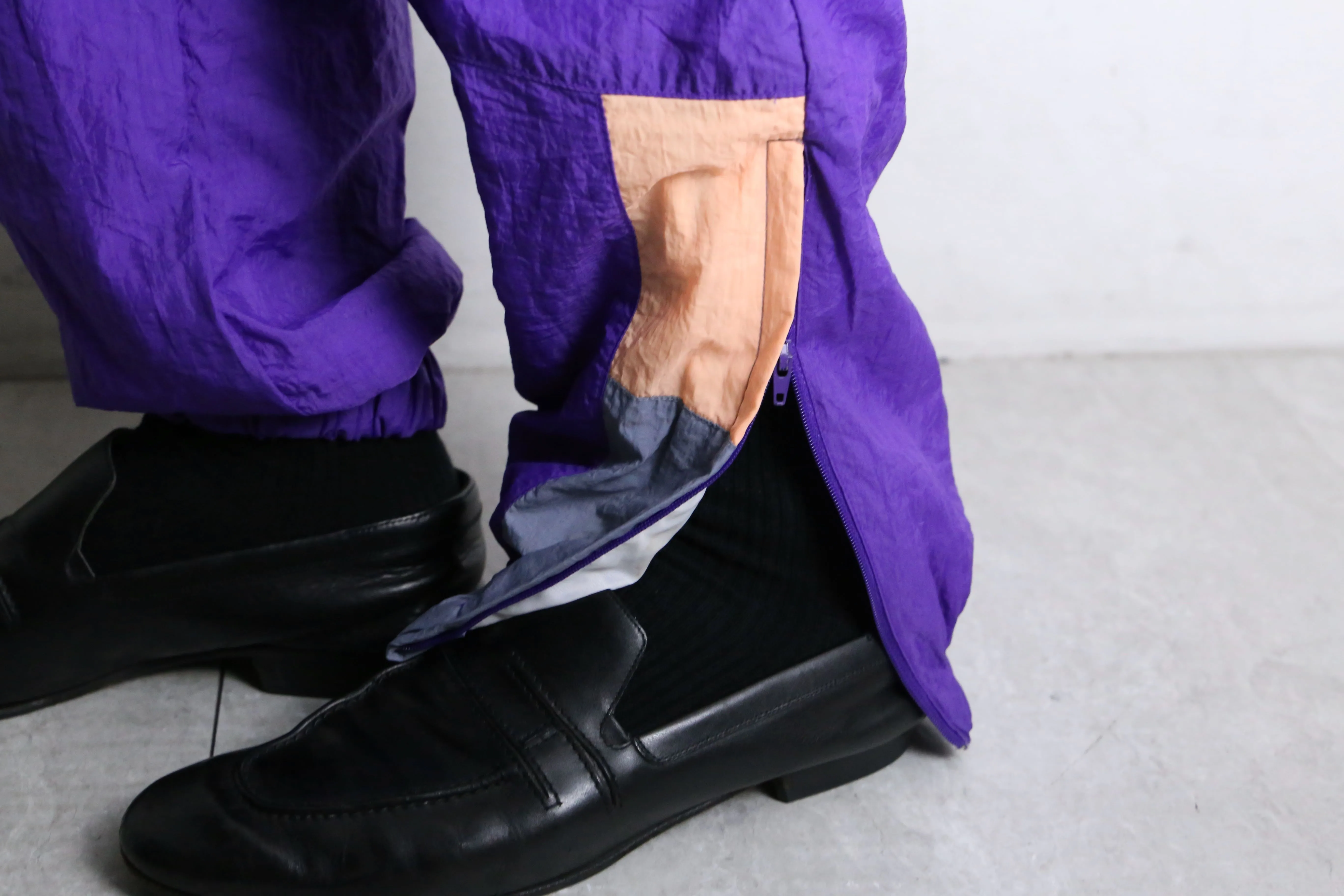 "NIKE" purple color zip design pants
