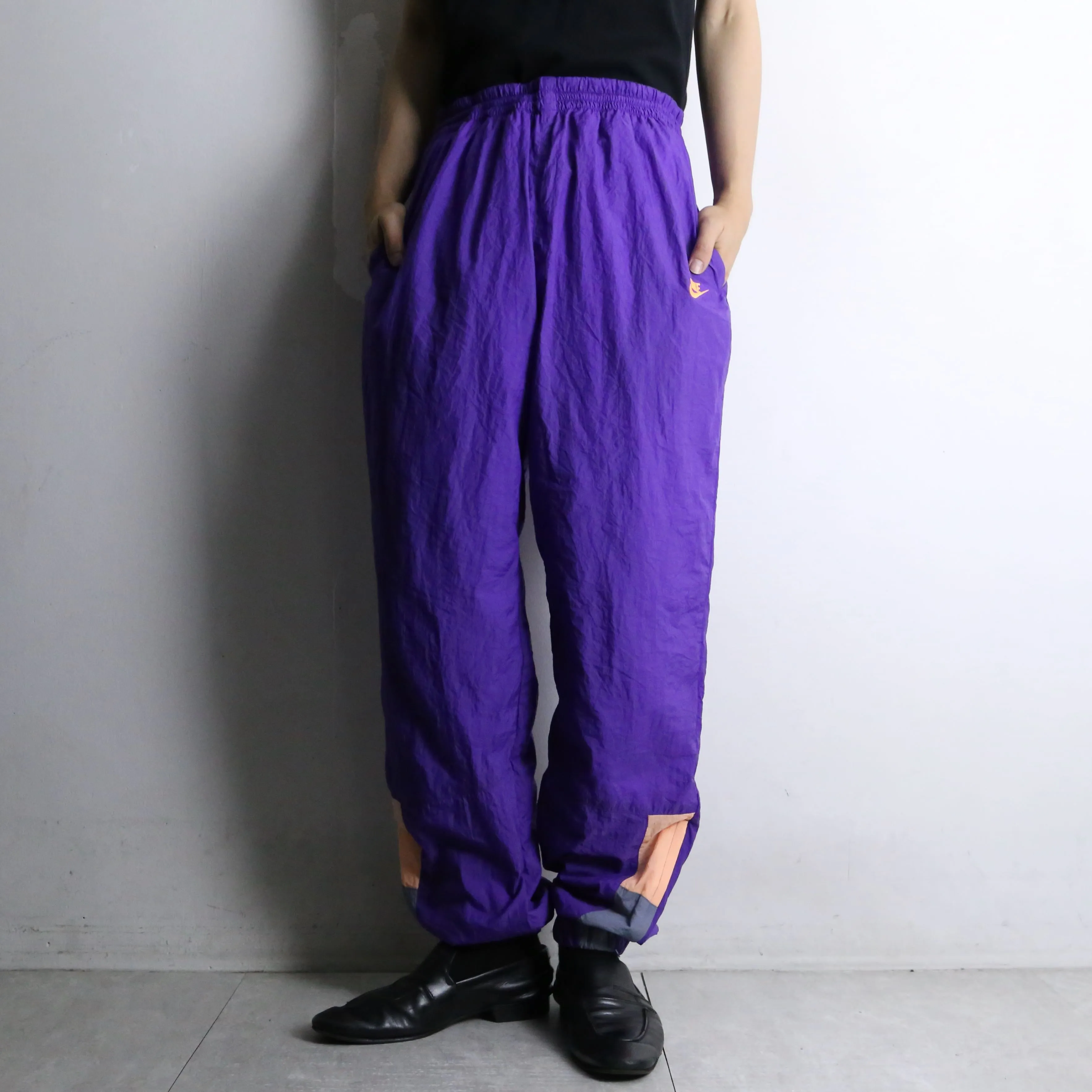 "NIKE" purple color zip design pants