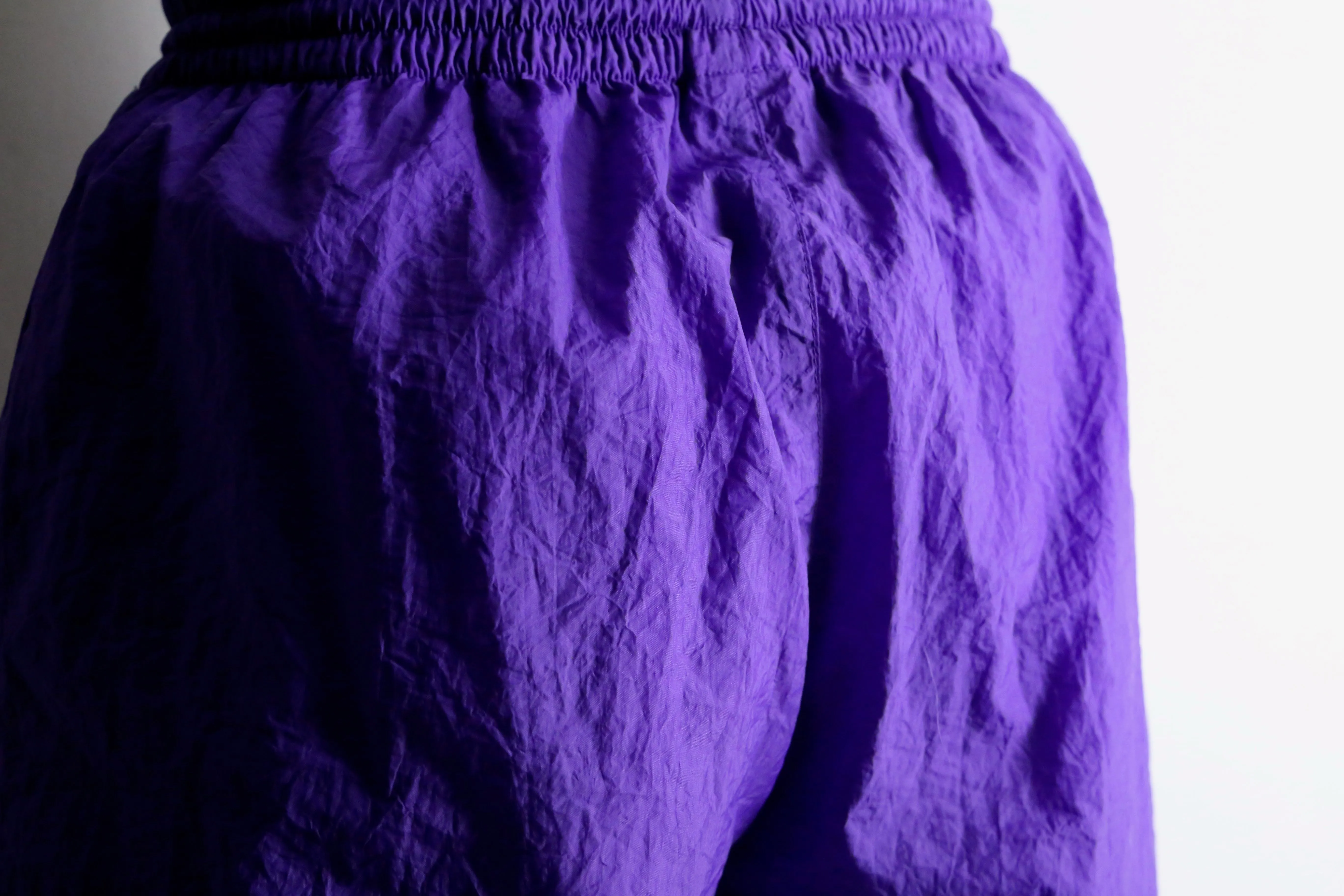 "NIKE" purple color zip design pants
