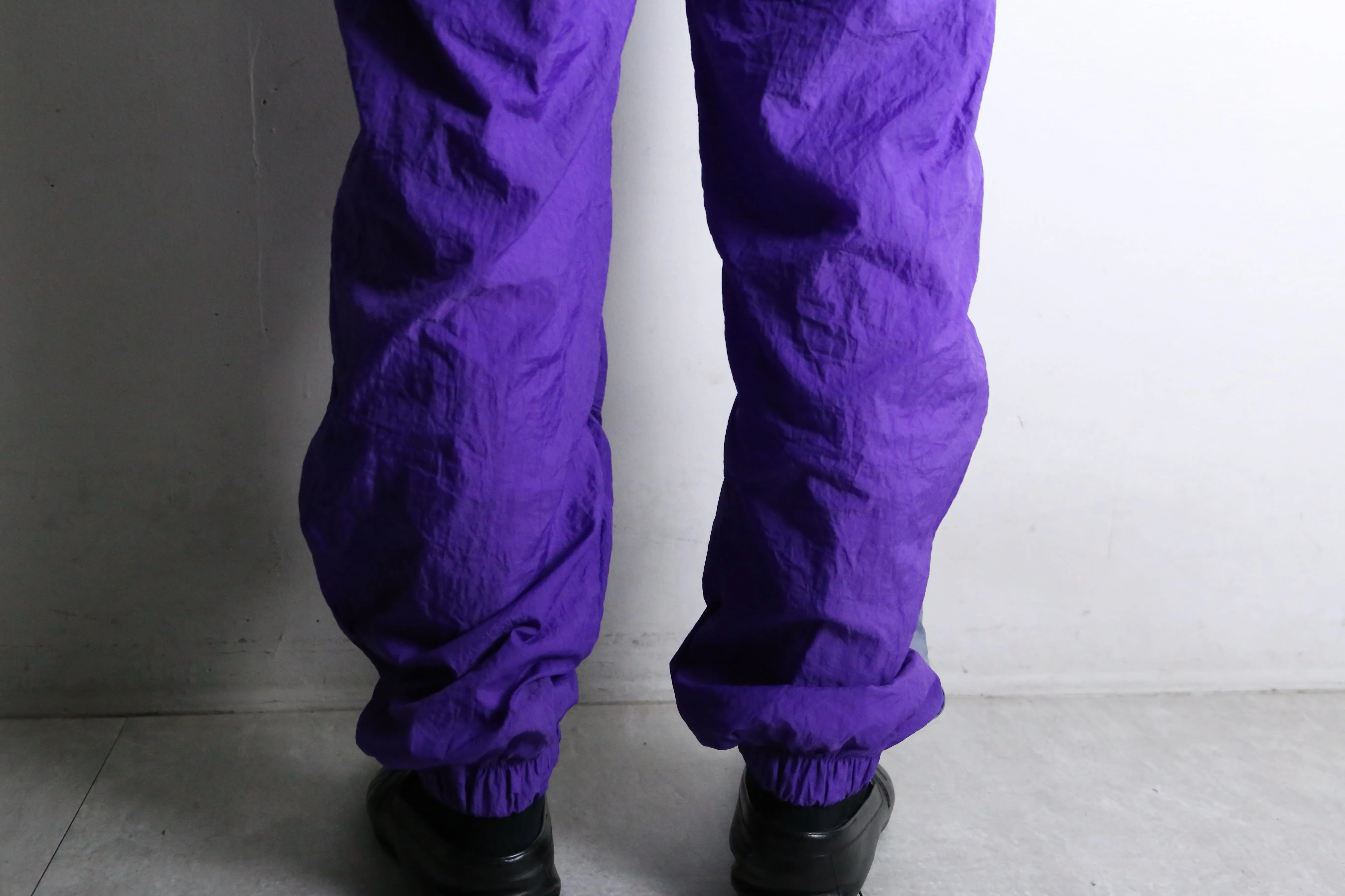 "NIKE" purple color zip design pants